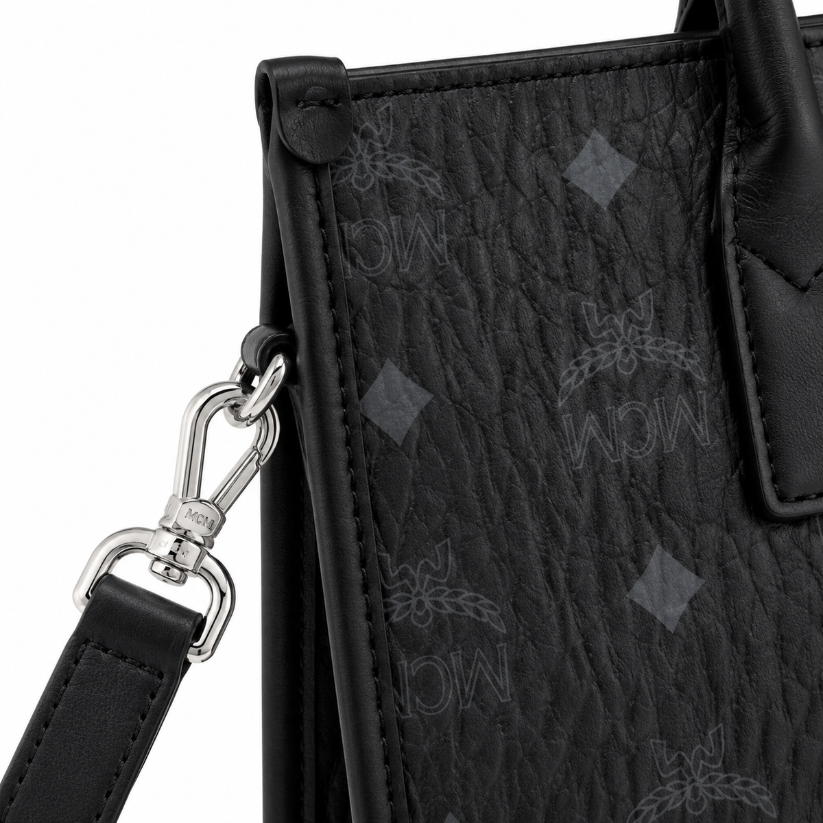 MCM Munich-colored Visetos canvas and Nappa leather detachable shoulder straps and structured silhouette women's style