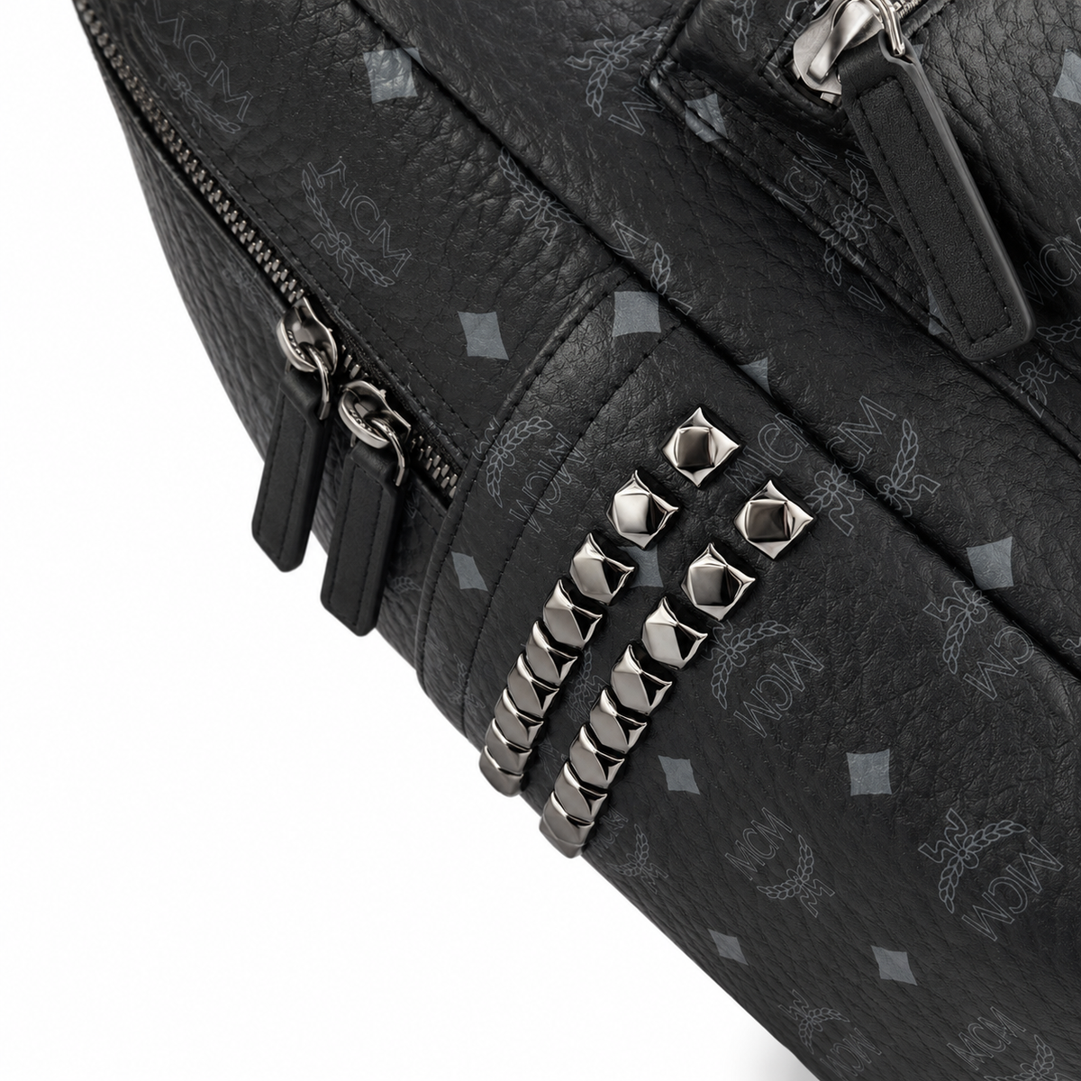 MCM black all-over print with side studs unisex large-capacity commuter/travel bag